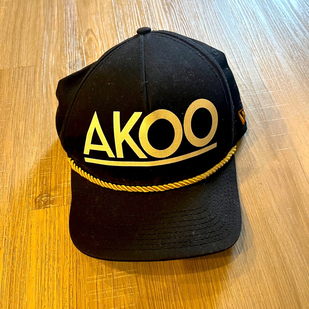 Akoo hat